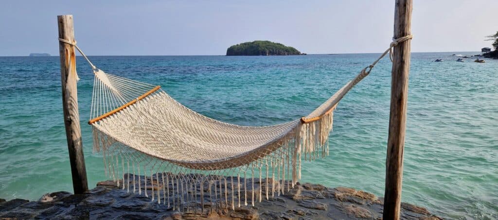 Hängematte als Symbol der Entspannung durch Körpertherapie bei Trauma